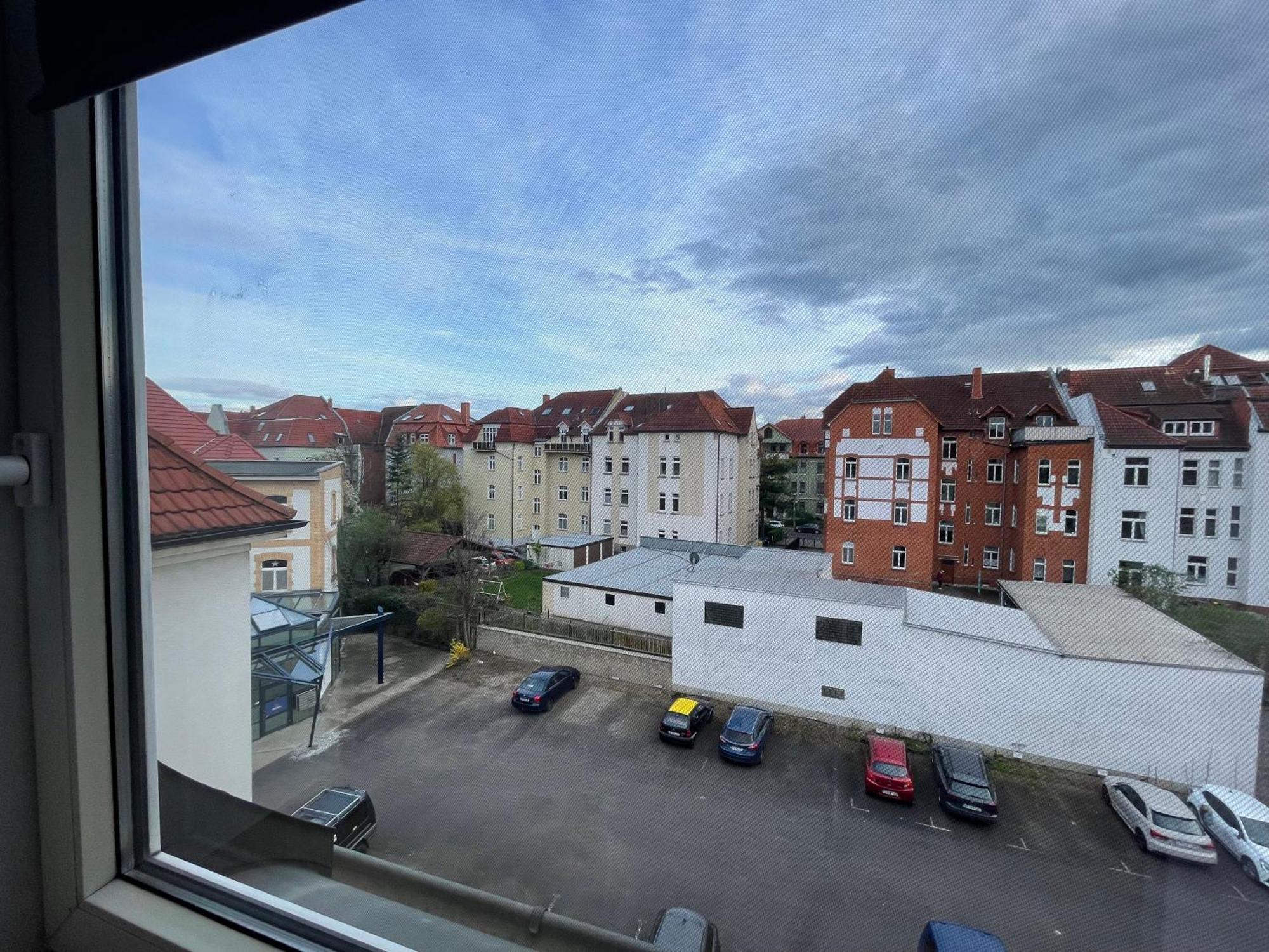 Raha Apartments - Modernes Studio-Apartment - Hbf - Gratis Parkplatz Ерфурт Екстериор снимка