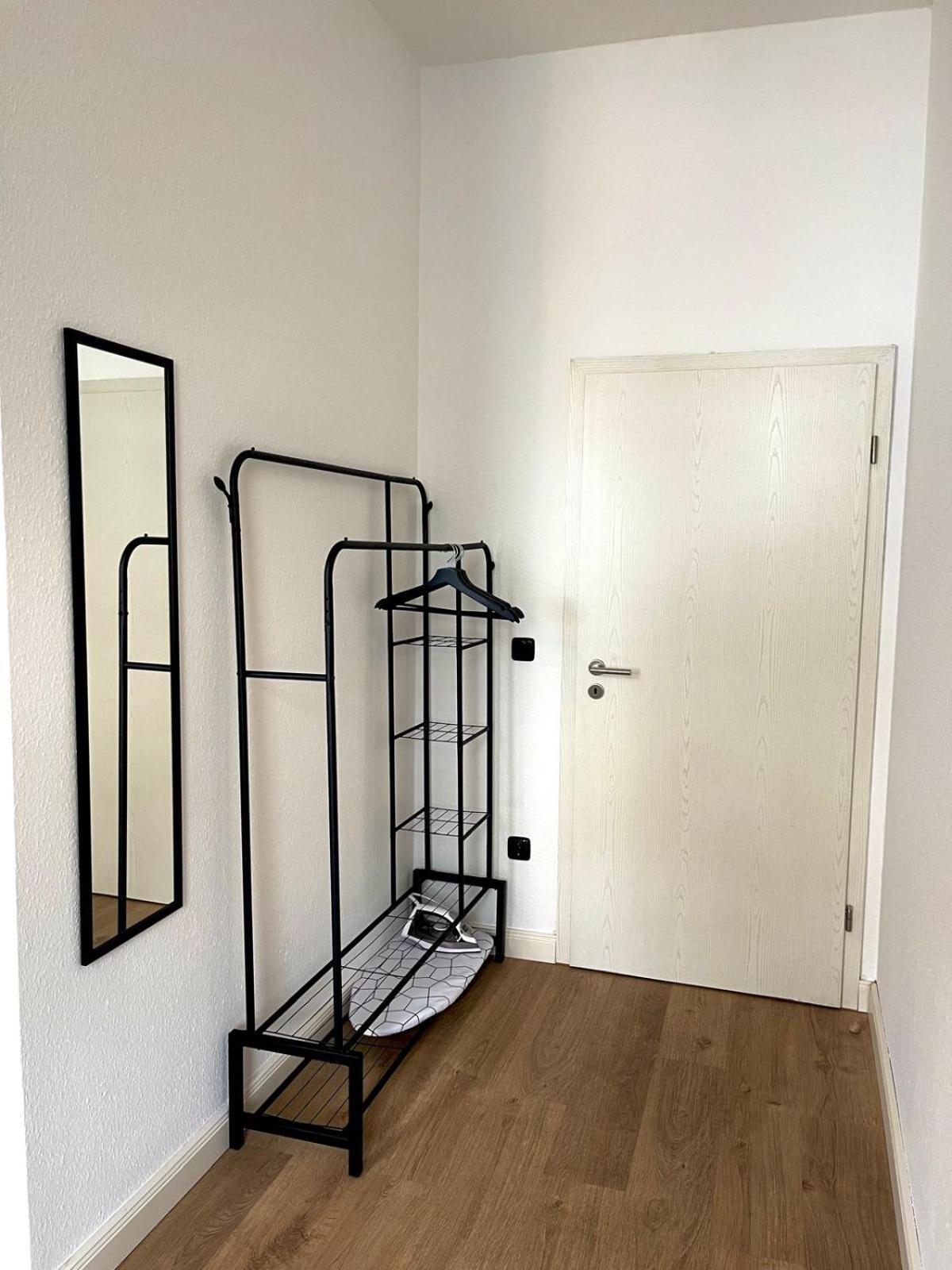 Raha Apartments - Modernes Studio-Apartment - Hbf - Gratis Parkplatz Ерфурт Екстериор снимка