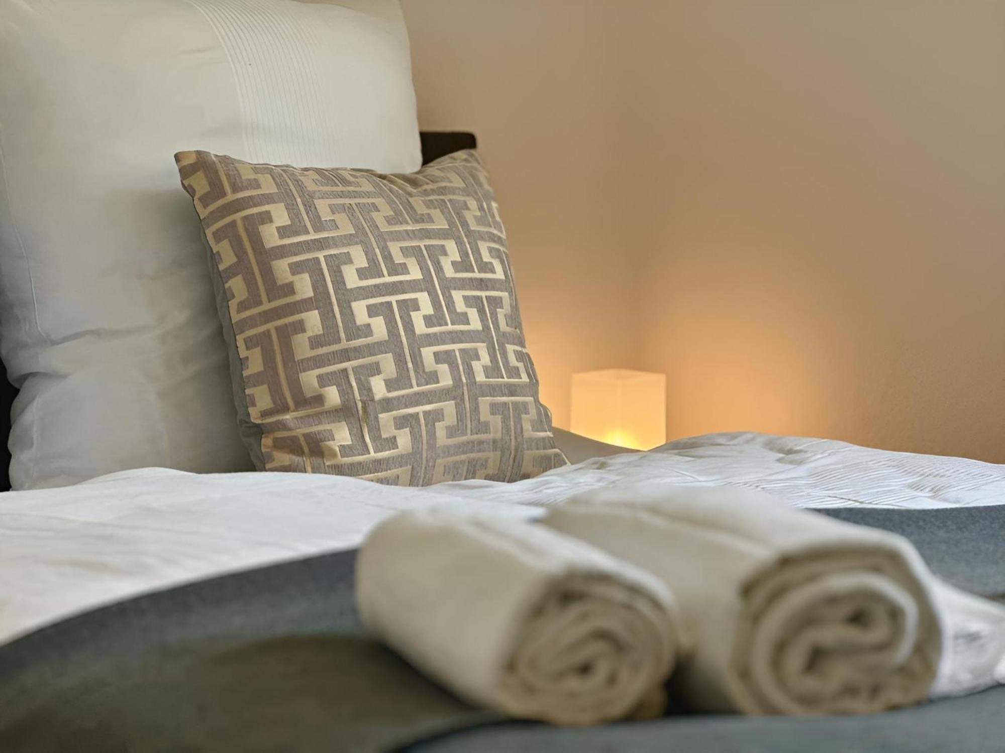 Raha Apartments - Modernes Studio-Apartment - Hbf - Gratis Parkplatz Ерфурт Екстериор снимка