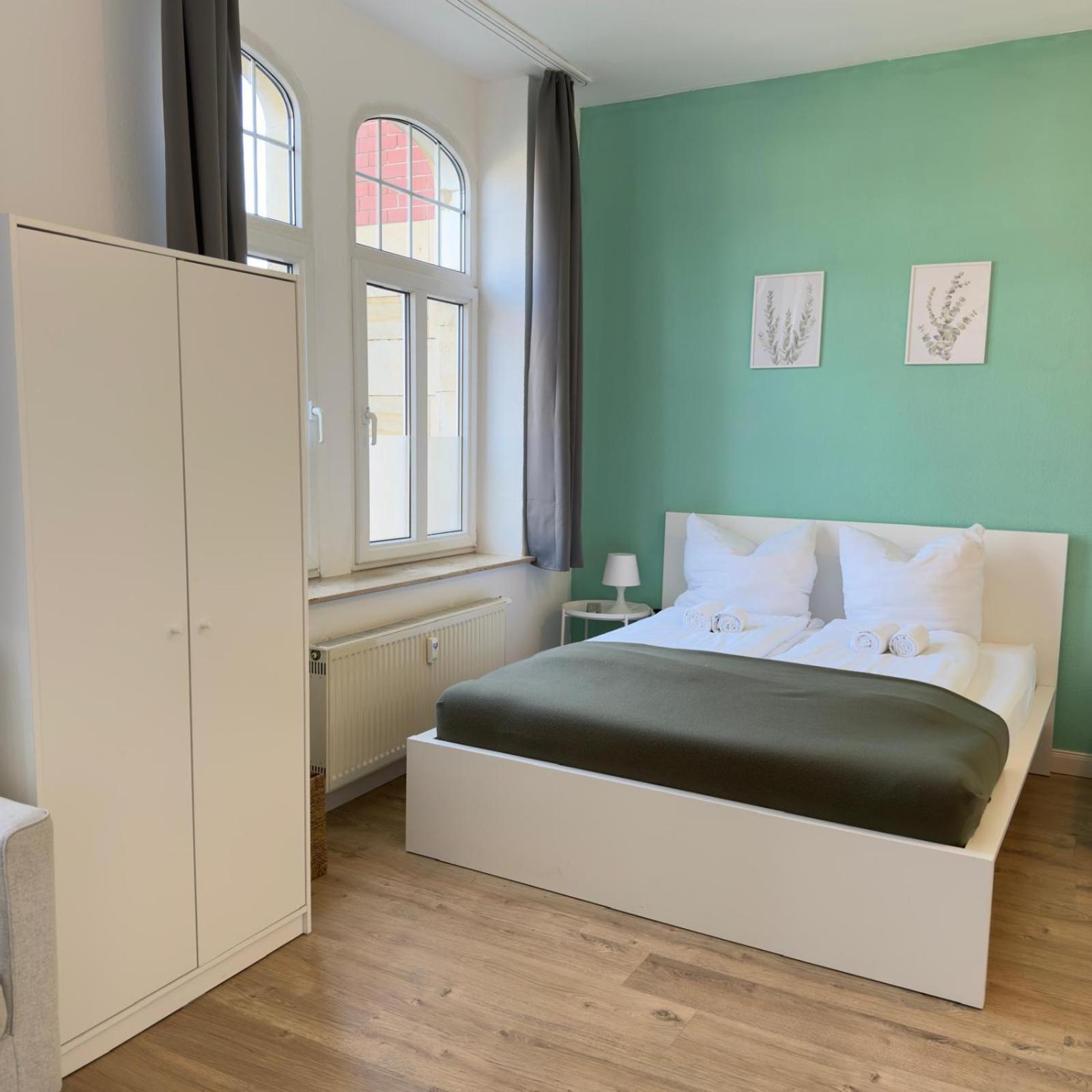 Raha Apartments - Modernes Studio-Apartment - Hbf - Gratis Parkplatz Ерфурт Екстериор снимка