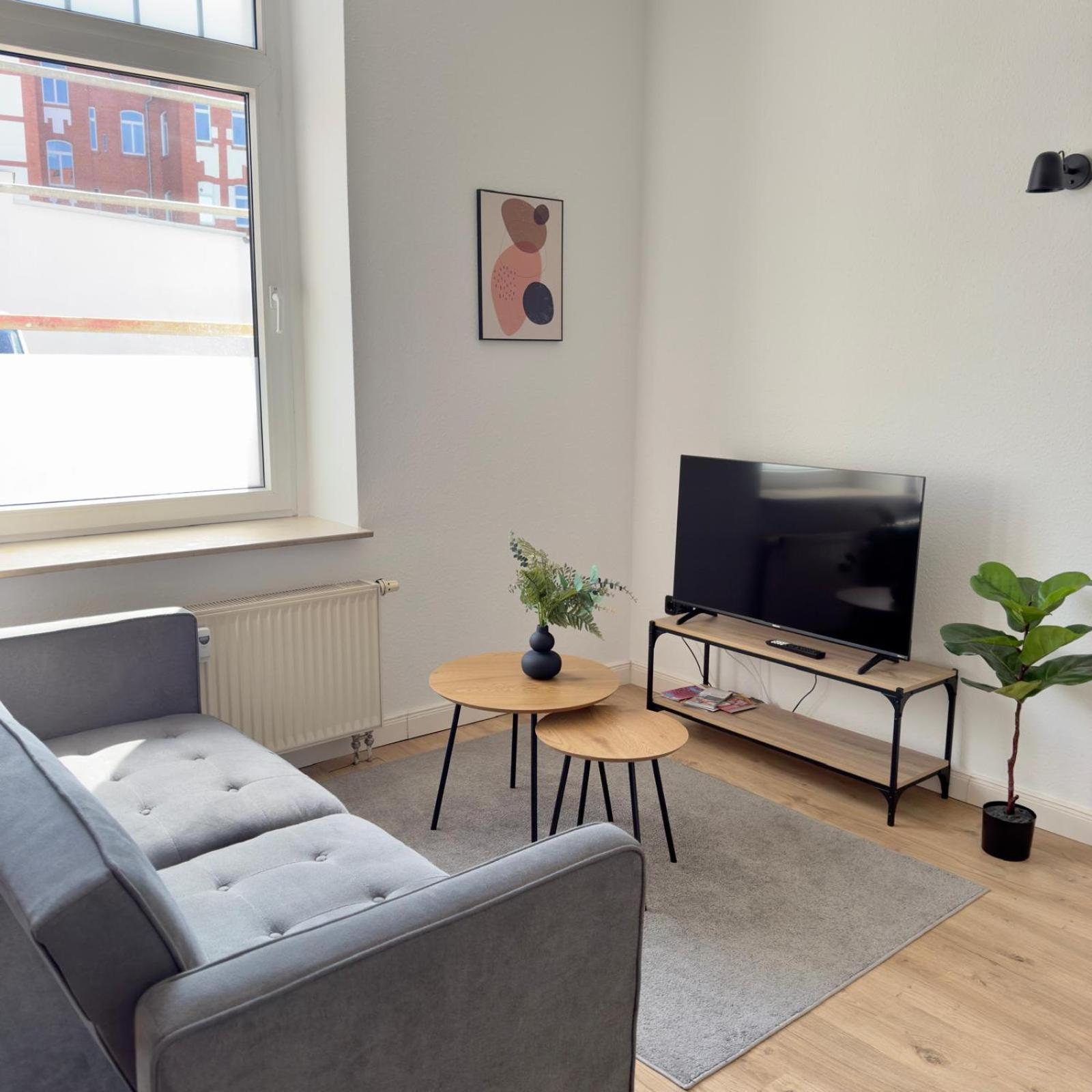 Raha Apartments - Modernes Studio-Apartment - Hbf - Gratis Parkplatz Ерфурт Екстериор снимка