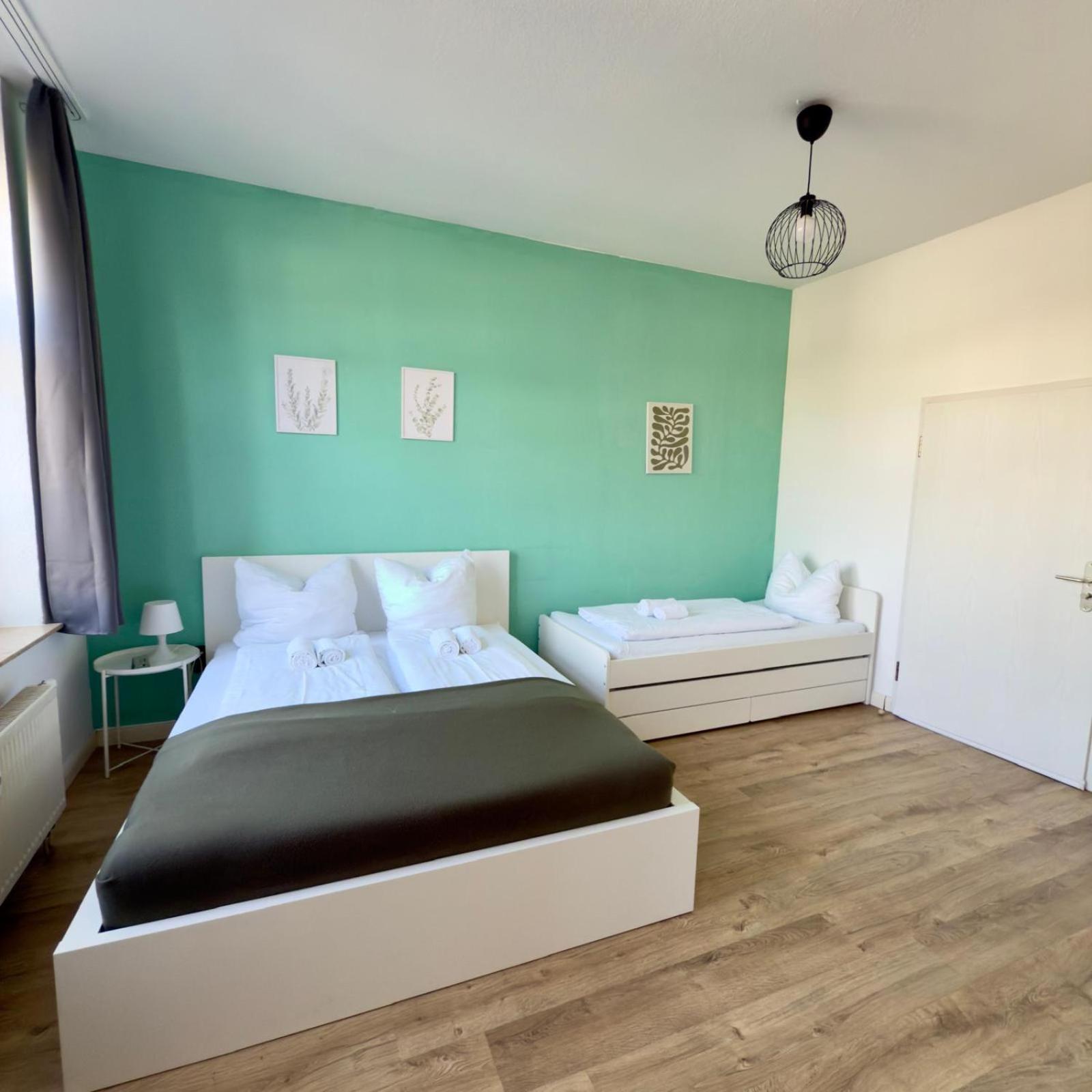 Raha Apartments - Modernes Studio-Apartment - Hbf - Gratis Parkplatz Ерфурт Екстериор снимка